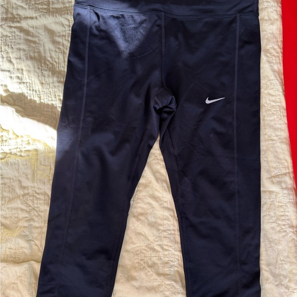 Women’s Nike Black Capri and Colorblock Leggings Set Size Medium - Picture 2 of 7